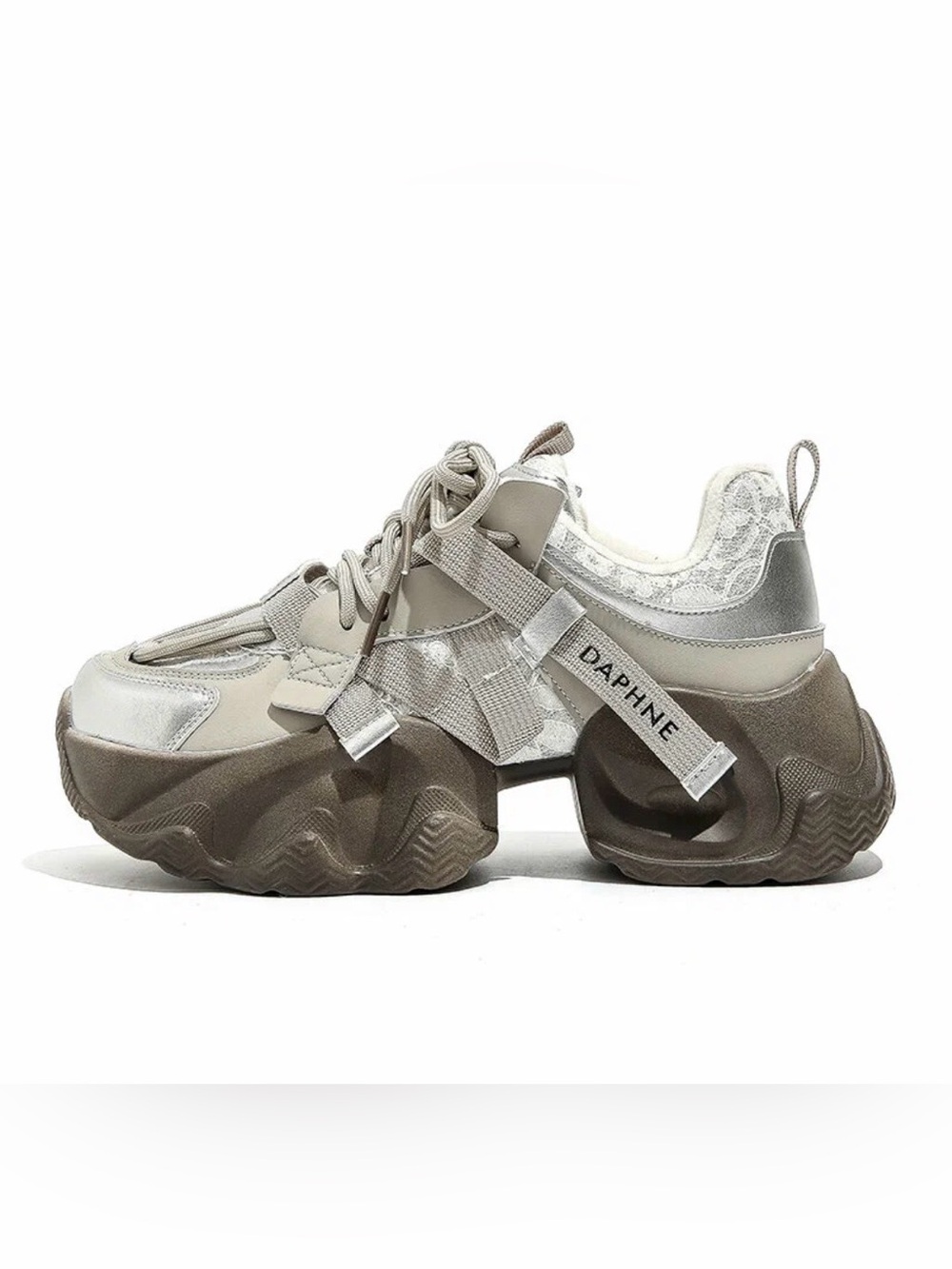 Chunky Sneakers by Daphne | 7.5-8